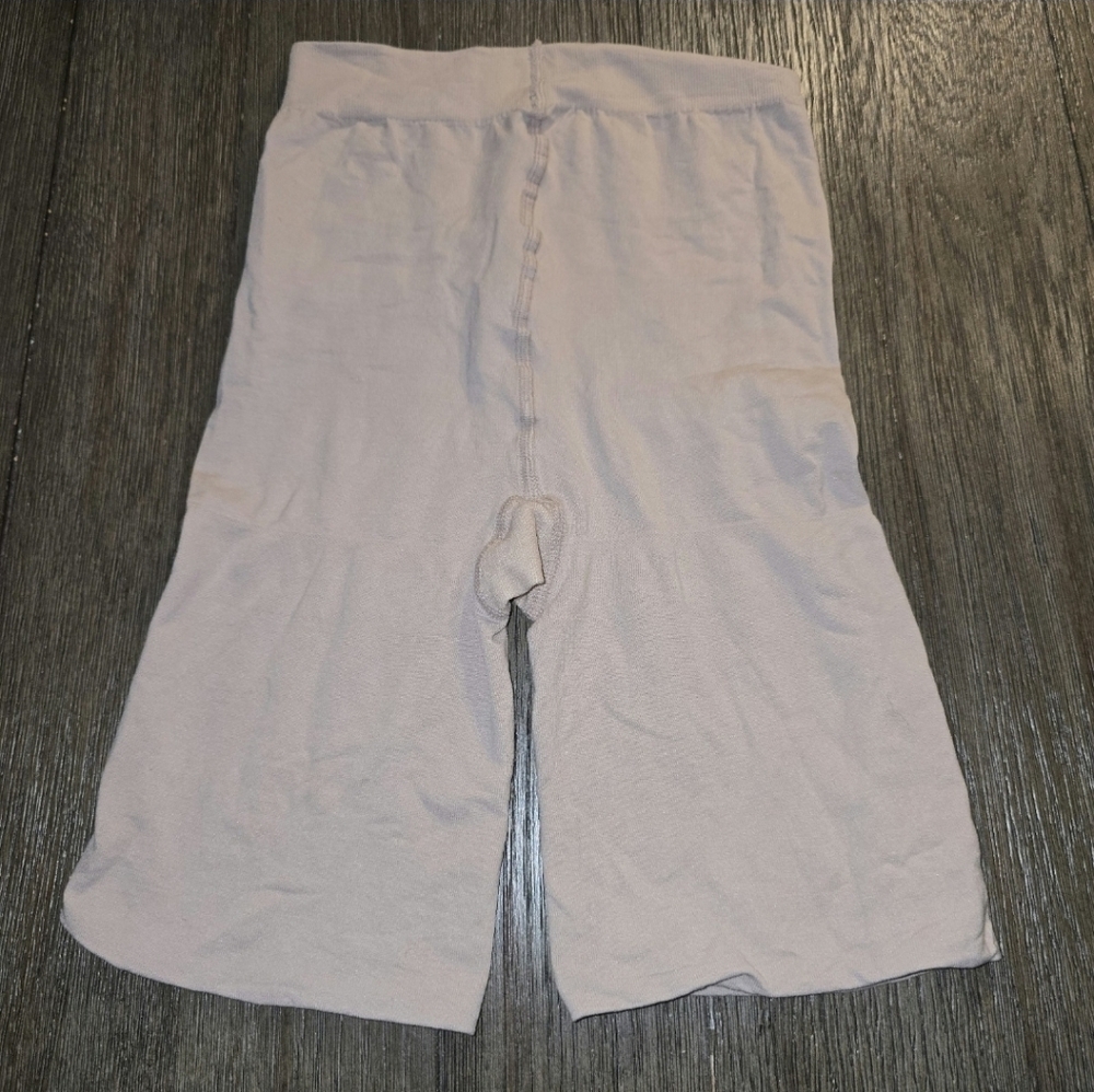 Smooth Me Shape Me Sz. Large Nude Shapewear Shorts